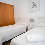 Con Piscina Compartida Alquilamos Solo A Familias *
