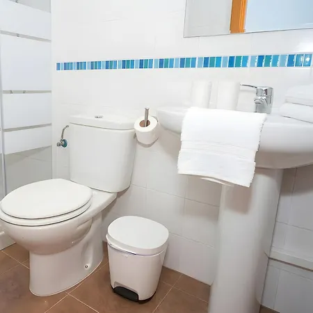 Con Piscina Compartida Alquilamos Solo A Familias