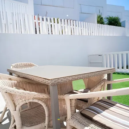 Con Piscina Compartida Alquilamos Solo A Familias Шале Кониль-де-ла-Фронтера